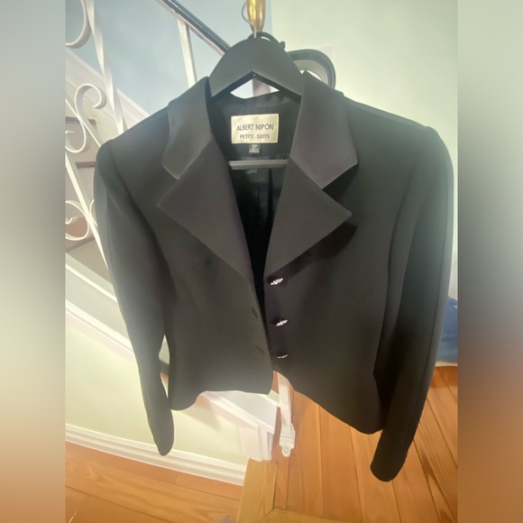 Detailed Albert Nipon blazer, black with beautiful vintage buttons! - Picture 1 of 6